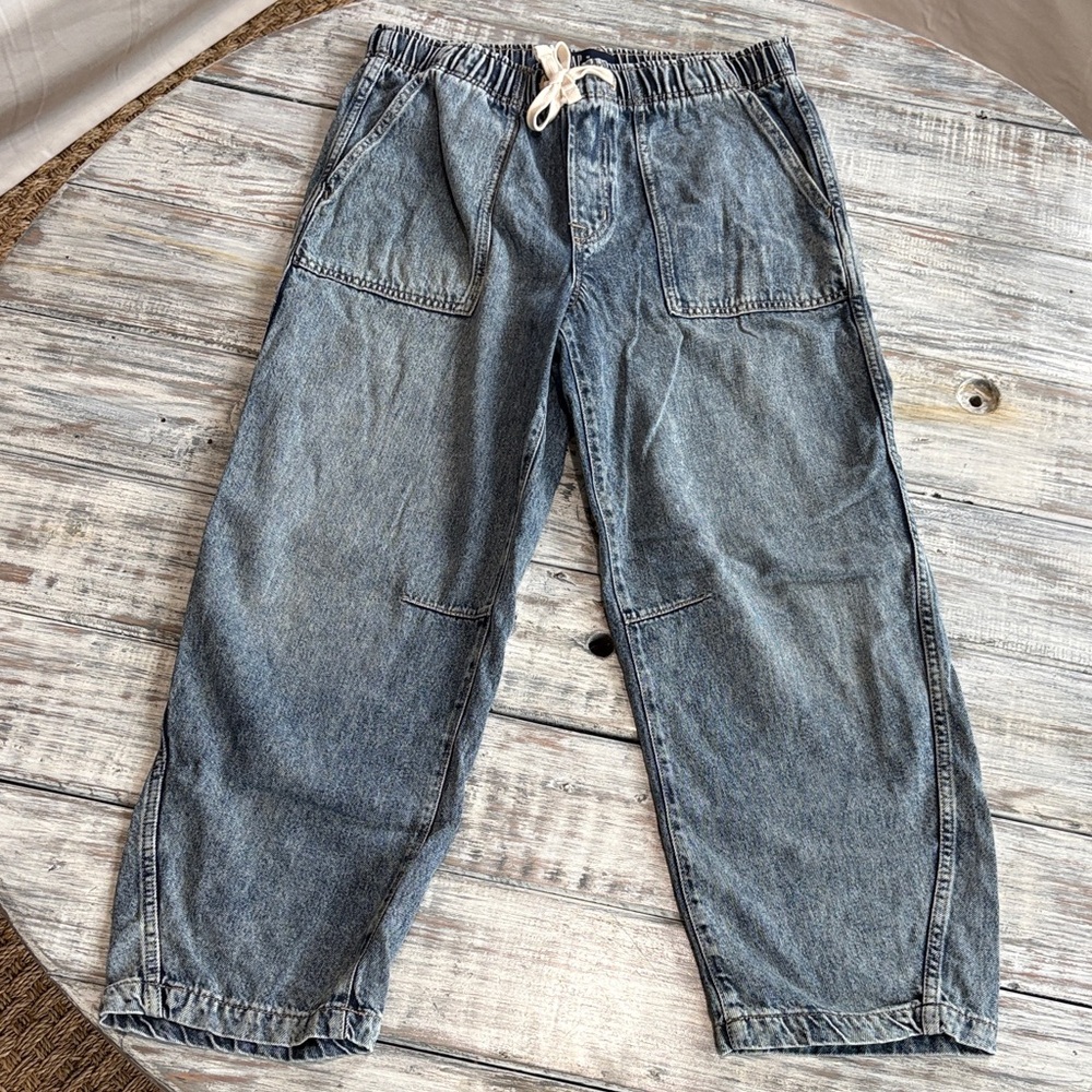As new, GAP super soft pull on barrel jeans, size M